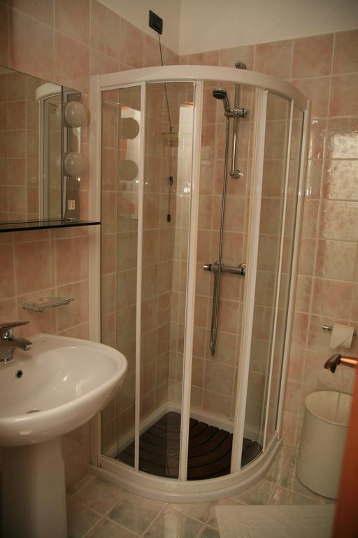 Albergo Benito Ponte nell'Alpi Ngoại thất bức ảnh