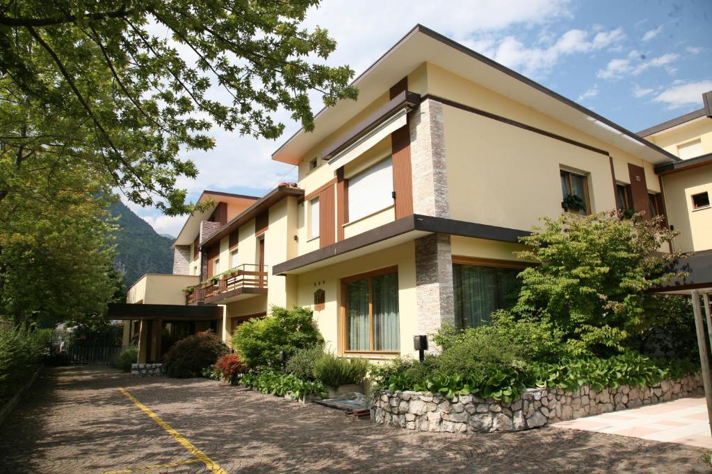 Albergo Benito Ponte nell'Alpi Ngoại thất bức ảnh