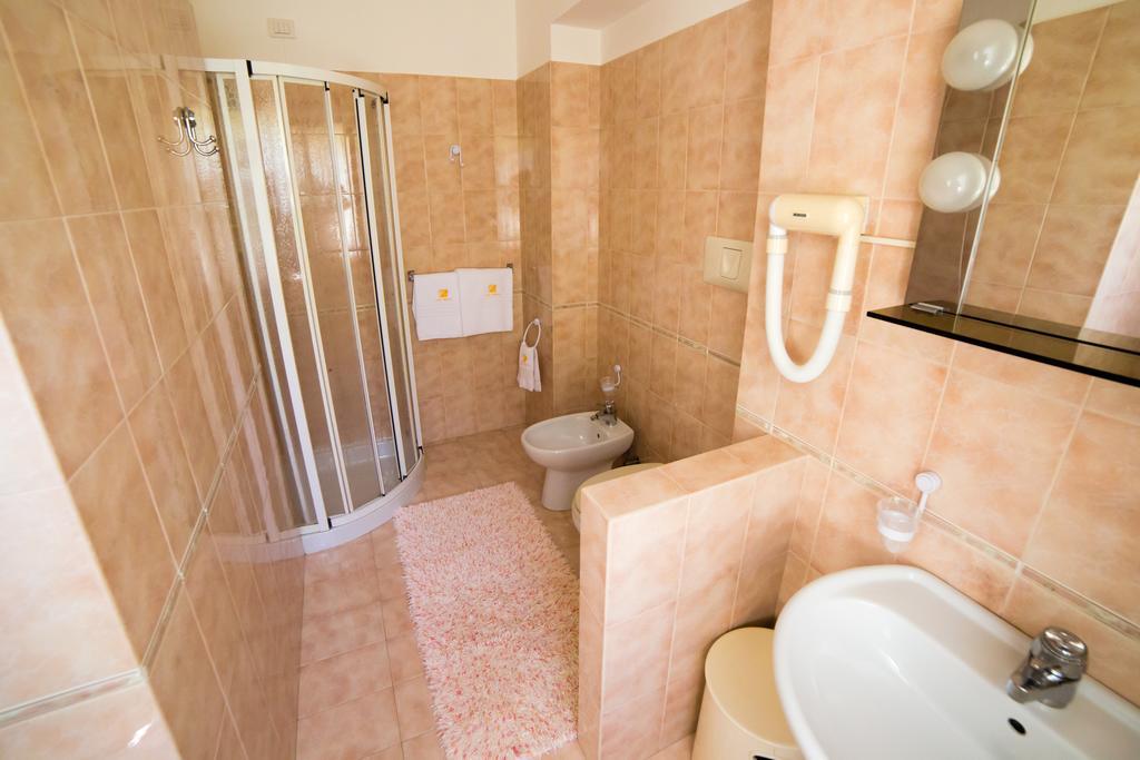 Albergo Benito Ponte nell'Alpi Ngoại thất bức ảnh