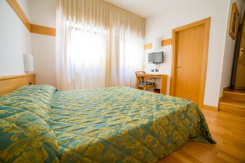 Albergo Benito Ponte nell'Alpi Ngoại thất bức ảnh